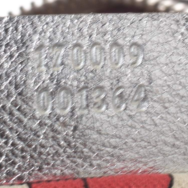 مملوكة مسبقًا Gucci Metallic Silver Guccissima Leather Britt Boston Bag