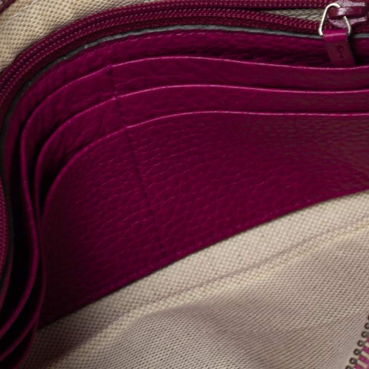 Pre Owned Gucci Magenta Leather Wristlet Clutch