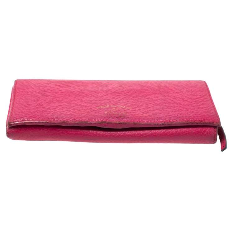 Pre Owned Gucci Magenta Leather Swing Continental Wallet