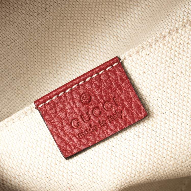 مملوكة مسبقًا Gucci Red Leather Soho Chain Backpack