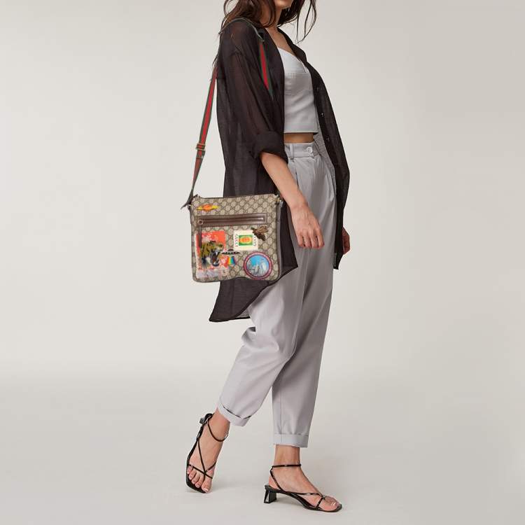 Gucci Beige/Ebony GG Supreme Canvas Leather Courrier Messenger Bag Gucci |