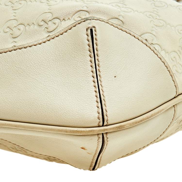 مملوكة مسبقًا Gucci Off White Guccissima Leather Peggy Bamboo Top Handle Bag