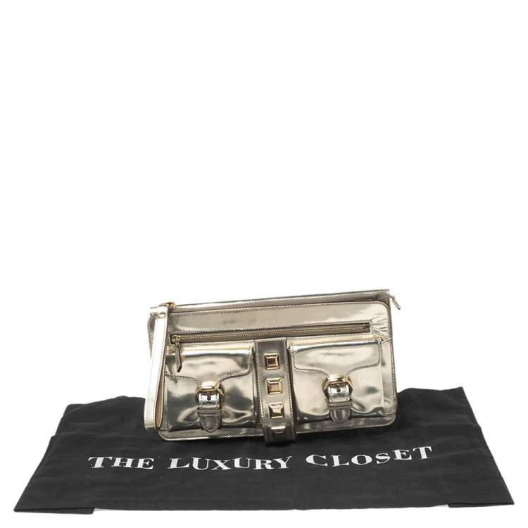 Pre Owned Gucci Metallic Gold Laminate Leather Studded Evening Wristlet Clutch