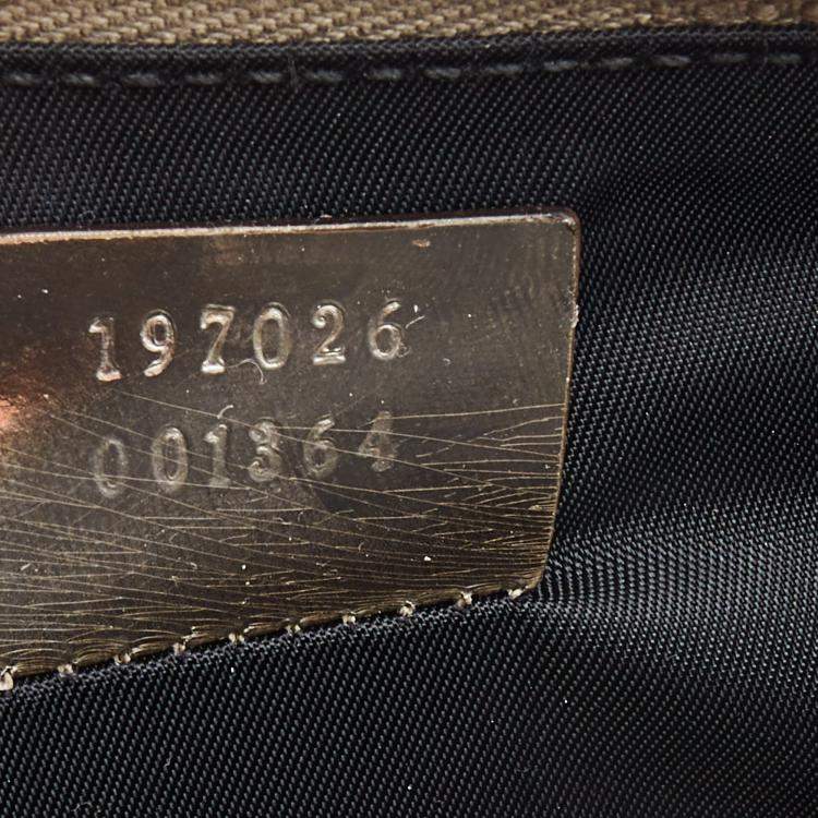 Pre Owned Gucci Metallic Gold Laminate Leather Studded Evening Wristlet Clutch