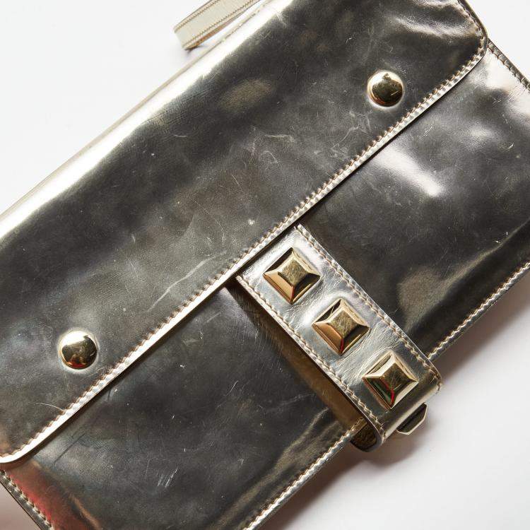 Pre Owned Gucci Metallic Gold Laminate Leather Studded Evening Wristlet Clutch