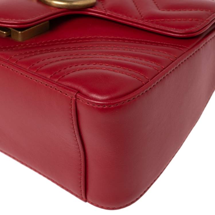 Pre Owned Gucci Red Chevron Quilted Leather Mini GG Marmont Top Handle Bag