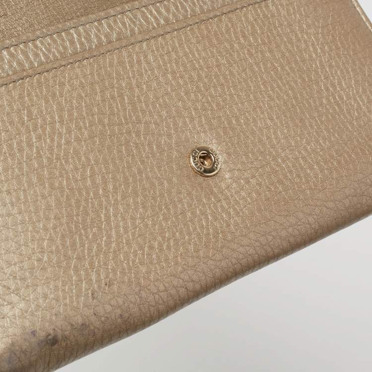 Pre Owned Gucci Metallic Beige Leather Soho Flap Continental Wallet