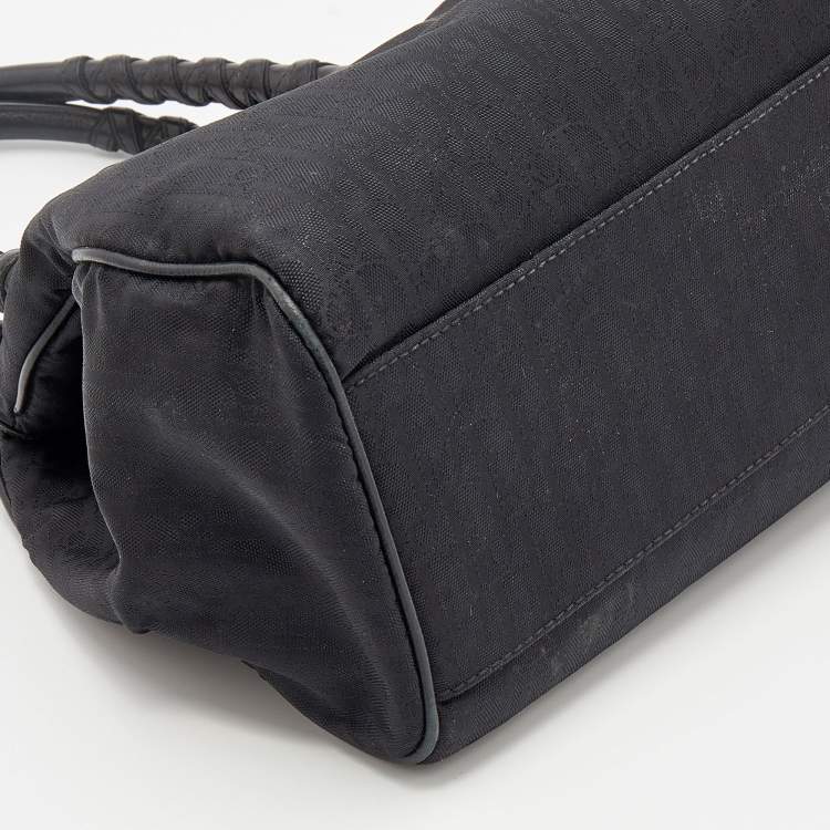 Pre Owned Gucci Black Guccissima Leather Pelham Shoulder Bag