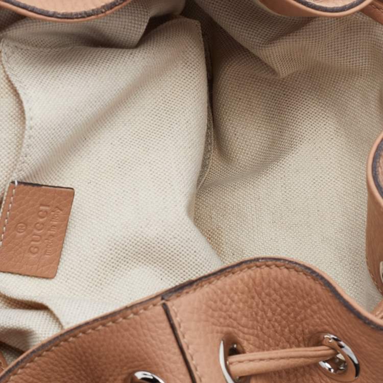 مملوكة مسبقًا Gucci Beige Leather Tassel Bamboo Backpack