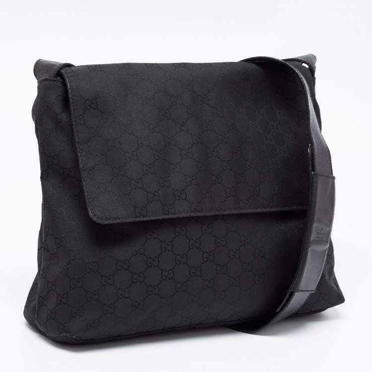 Pre Owned Gucci Black GG Nylon Messenger Bag