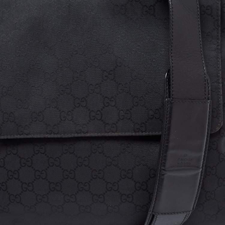 Pre Owned Gucci Black GG Nylon Messenger Bag