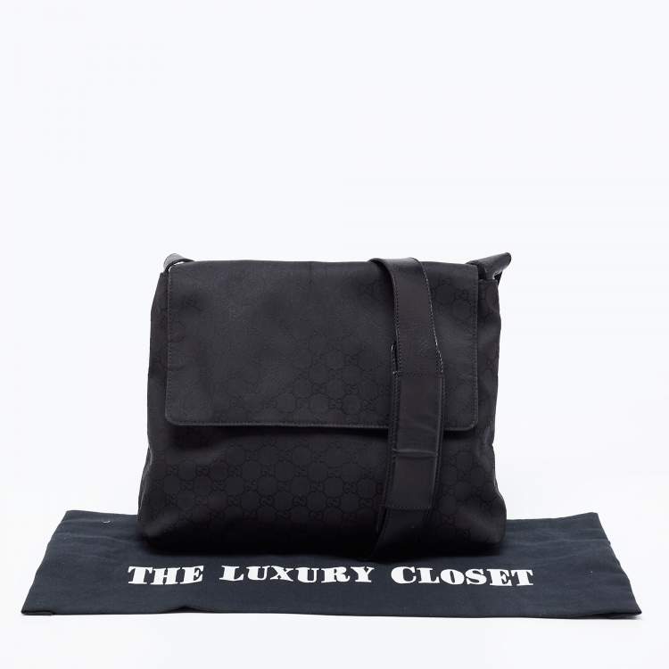 Pre Owned Gucci Black GG Nylon Messenger Bag
