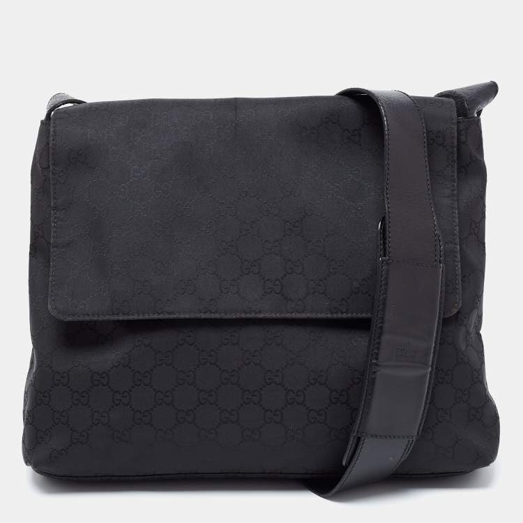 Pre Owned Gucci Black GG Nylon Messenger Bag