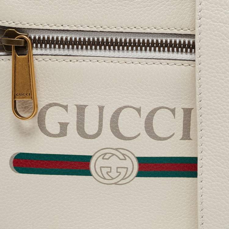 Pre Owned Gucci White Leather Logo Messenger Bag