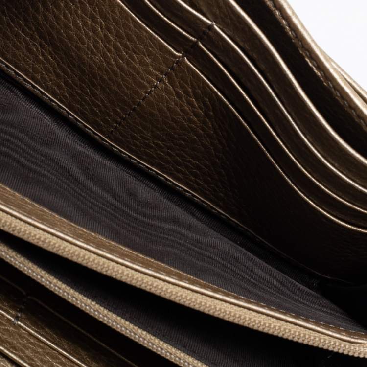 Pre Owned Gucci Metallic Beige Leather Soho Flap Continental Wallet