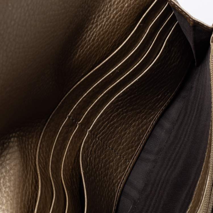 Pre Owned Gucci Metallic Beige Leather Soho Flap Continental Wallet