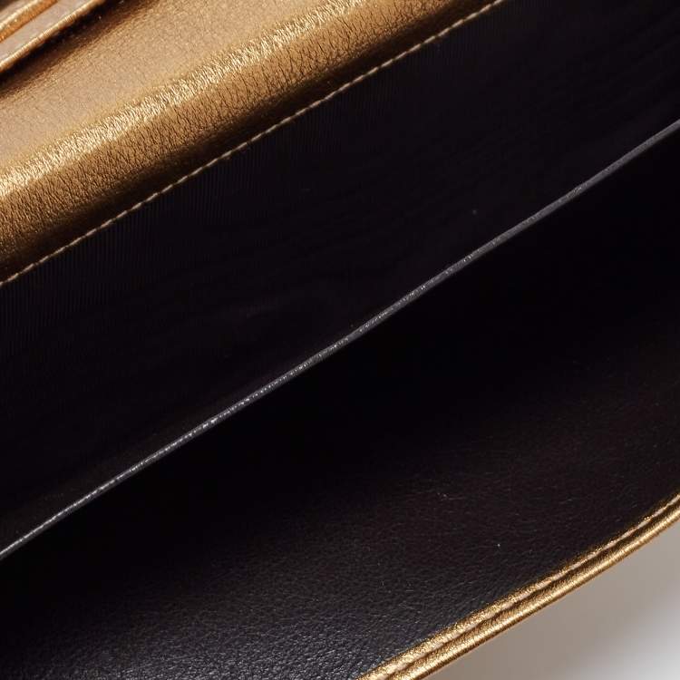 مملوكة مسبقًا Gucci Metallic Gold Guccissima Leather Flap Continental Wallet