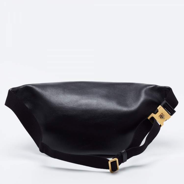 Pre Owned Gucci Black Leather Animal Studs Leather Belt Bag