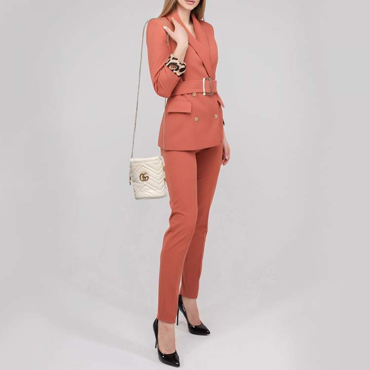 مملوكة مسبقًا Gucci Off White Matelassé Leather Mini GG Marmont Bucket Bag