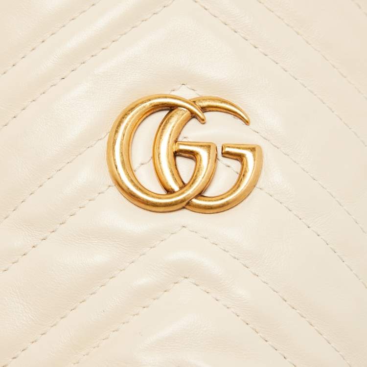 مملوكة مسبقًا Gucci Off White Matelassé Leather Mini GG Marmont Bucket Bag