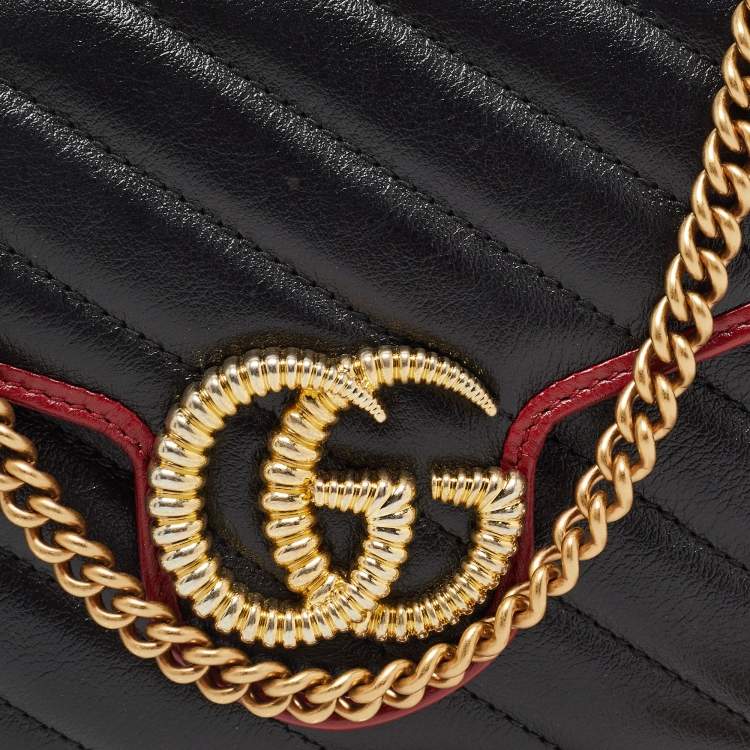 Pre Owned Gucci Black/Red Diagonal Quilt Leather GG Marmont Torchon Wallet on Chain
