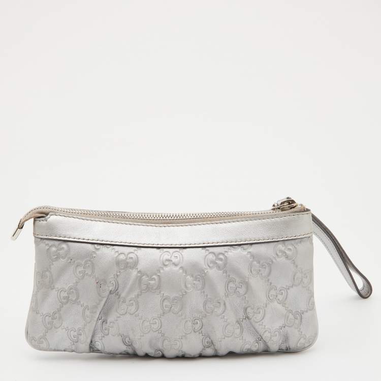 Pre Owned Gucci Silver Guccissima Leather Interlocking G Wristlet Clutch