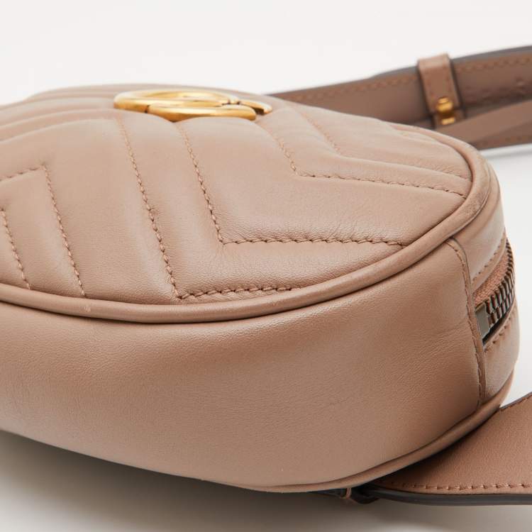 Pre Owned Gucci Beige Matelassé Leather GG Marmont Belt Bag