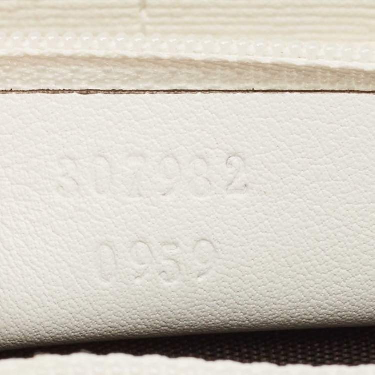 Pre Owned Gucci White Star Print GG Supreme Canvas Continental Wallet