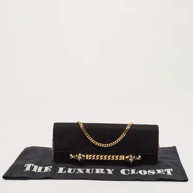 Pre Owned Gucci Black Suede Tiger Head Chain Clutch