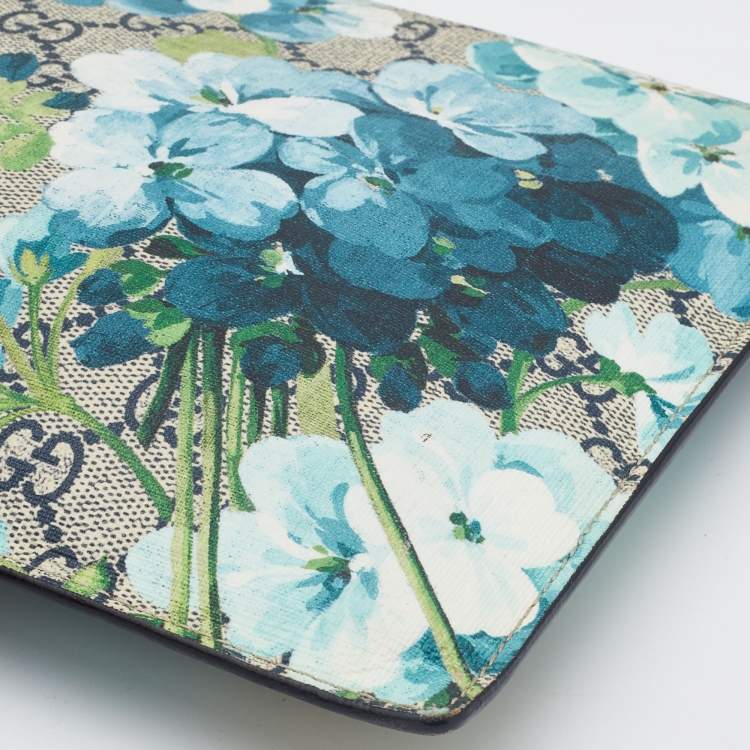 مملوكة مسبقًا Gucci Blue/Beige GG Supreme Canvas Blooms Zip Pouch