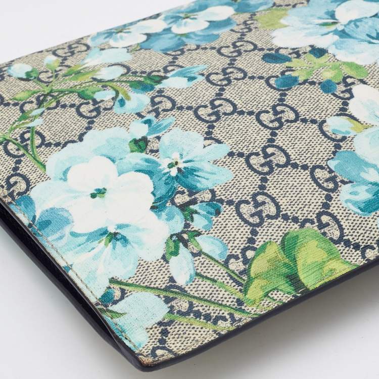 مملوكة مسبقًا Gucci Blue/Beige GG Supreme Canvas Blooms Zip Pouch