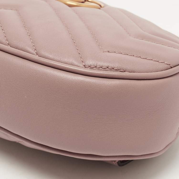 Pre Owned Gucci Beige Matelassé Leather Mini GG Marmont Belt Bag