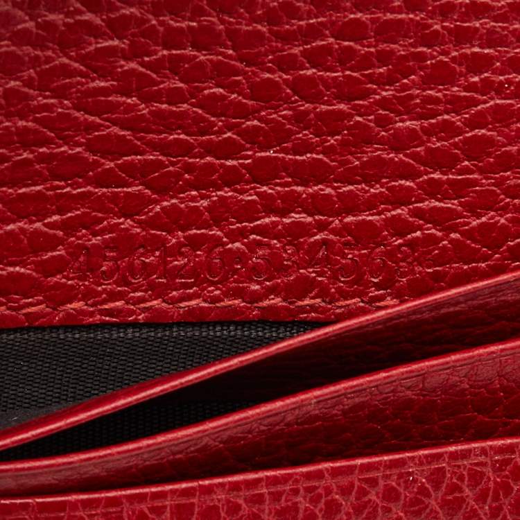 مملوكة مسبقًا Gucci Red Leather GG Marmont Flap Card Case