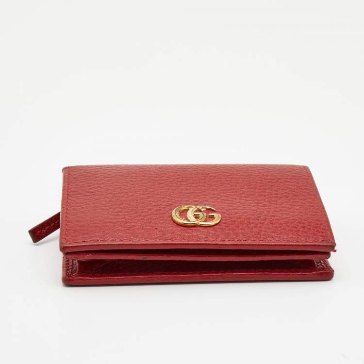مملوكة مسبقًا Gucci Red Leather GG Marmont Flap Card Case