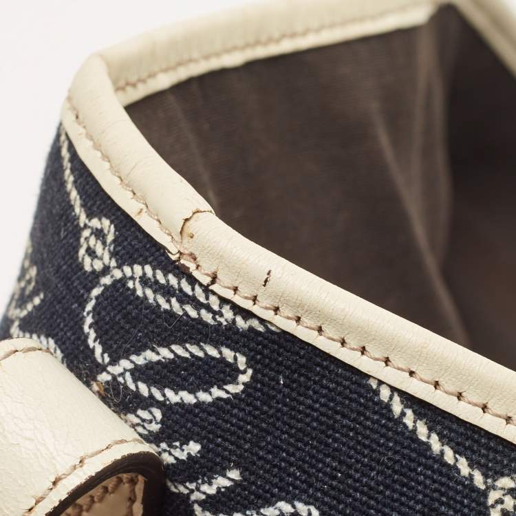 Pre Owned Gucci Off White/Blue Signature Print Canvas Large Shopper Tote