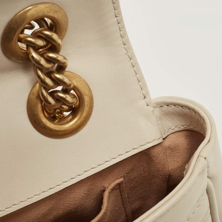 Pre Owned Gucci Off White Matelassé Leather Mini GG Marmont Shoulder Bag