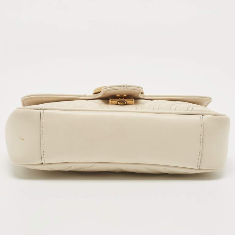 Pre Owned Gucci Off White Matelassé Leather Mini GG Marmont Shoulder Bag