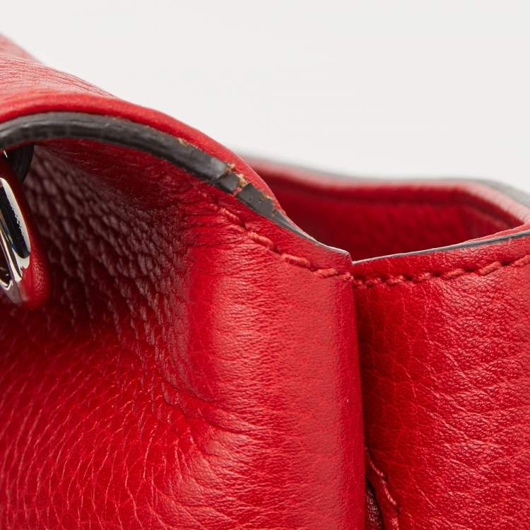 Pre Owned Gucci Red Leather Medium Bamboo Daily Top Handle Bag