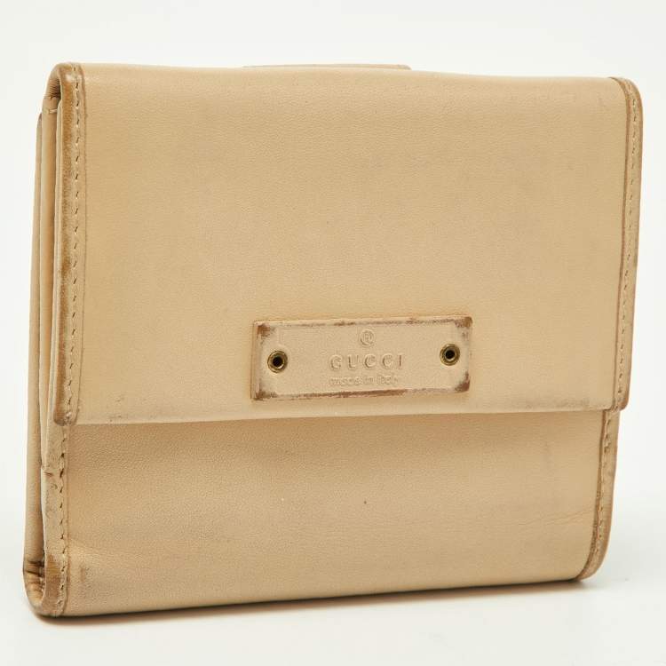 Pre Owned Gucci Cream Leather French Wallet
