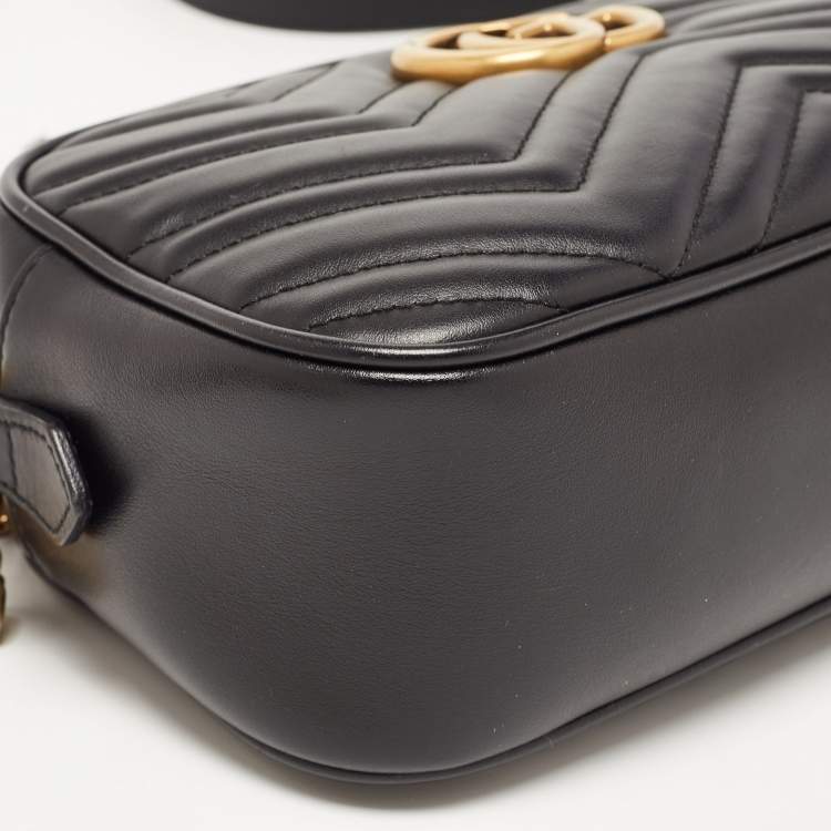 Pre Owned Gucci Black Matelassé Leather Small GG Marmont Camera Bag