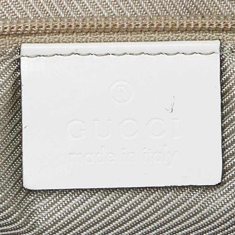 مملوكة مسبقًا Gucci White Microguccissima Leather Zip Baguette Bag