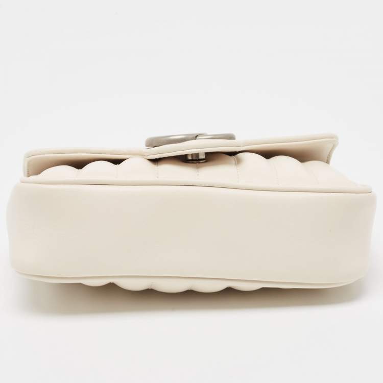 Pre Owned Gucci Off White Matelasse Leather Super Mini GG Marmont Shoulder Bag