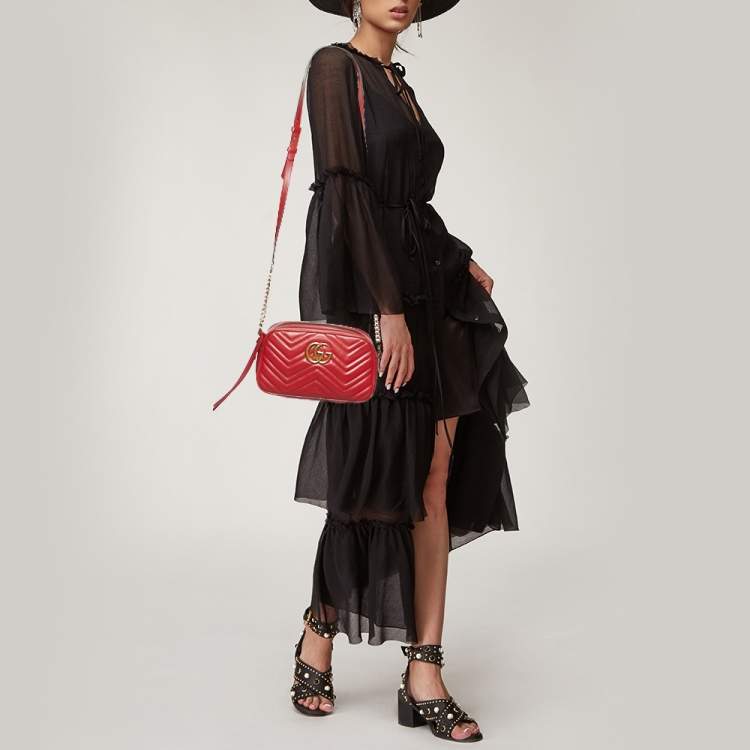 مملوكة مسبقًا Gucci Red Matelassé Leather Small GG Marmont Shoulder Bag