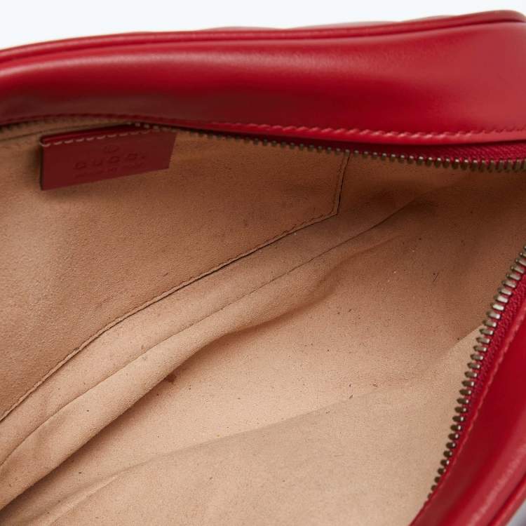 مملوكة مسبقًا Gucci Red Matelassé Leather Small GG Marmont Shoulder Bag