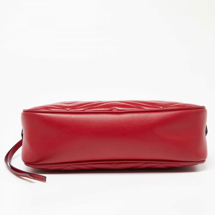 مملوكة مسبقًا Gucci Red Matelassé Leather Small GG Marmont Shoulder Bag