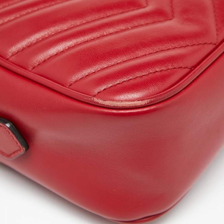 مملوكة مسبقًا Gucci Red Matelassé Leather Small GG Marmont Shoulder Bag