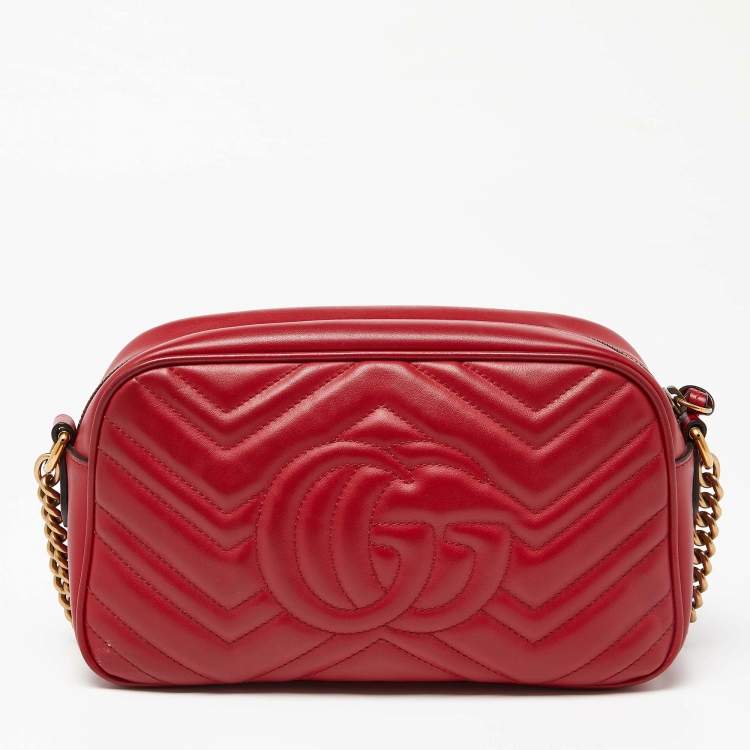 مملوكة مسبقًا Gucci Red Matelassé Leather Small GG Marmont Shoulder Bag