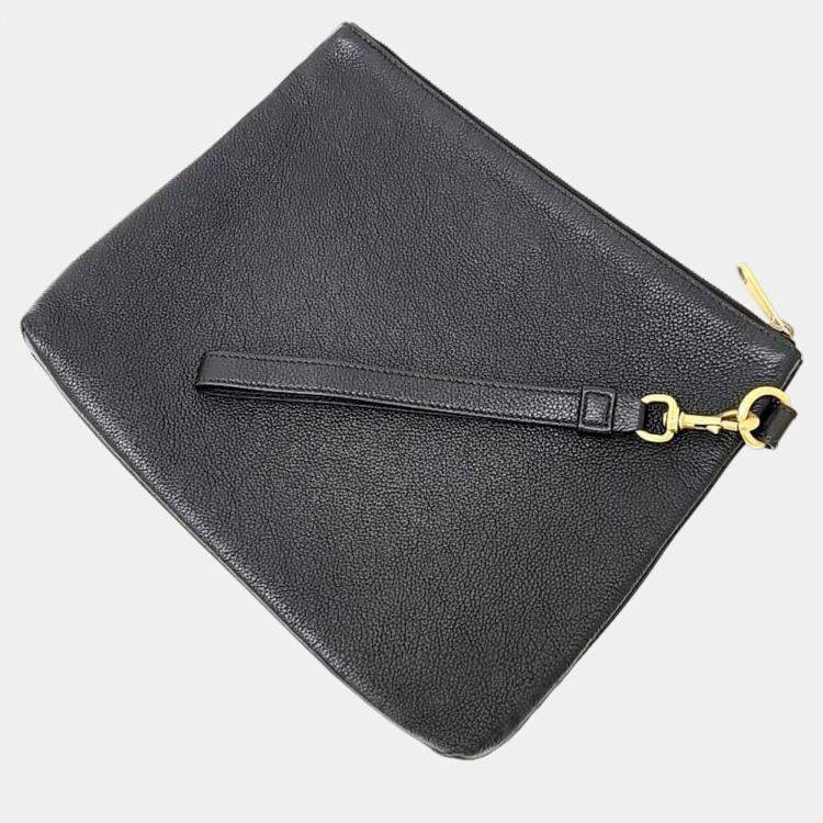 مملوكة مسبقًا Gucci Black Leather Logo Clutch (572770)