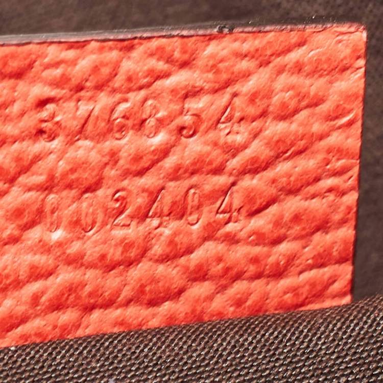 مملوكة مسبقًا Gucci Red Leather Bamboo Zip Clutch