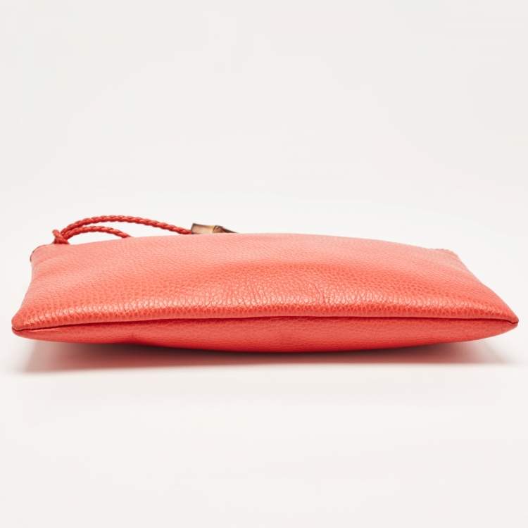 مملوكة مسبقًا Gucci Red Leather Bamboo Zip Clutch